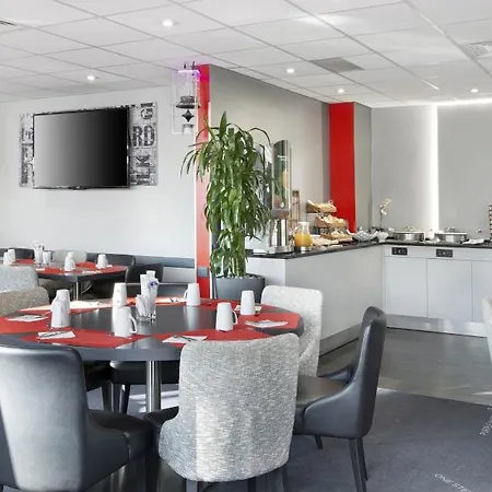 Hotell Design Paris Saint Quentin 3*