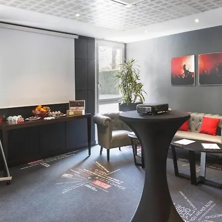Design Paris Saint Quentin Hotell 3*