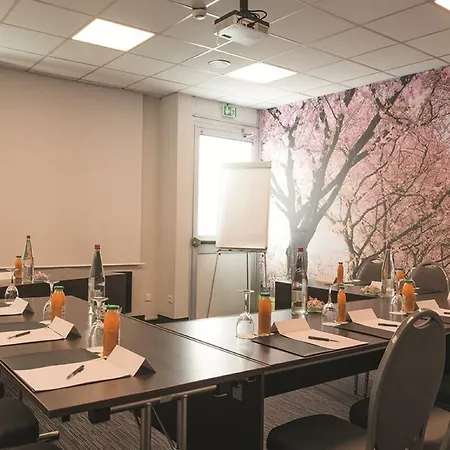 Design Paris Saint Quentin 3*