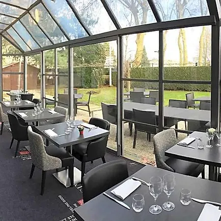 Design Paris Saint Quentin 3*